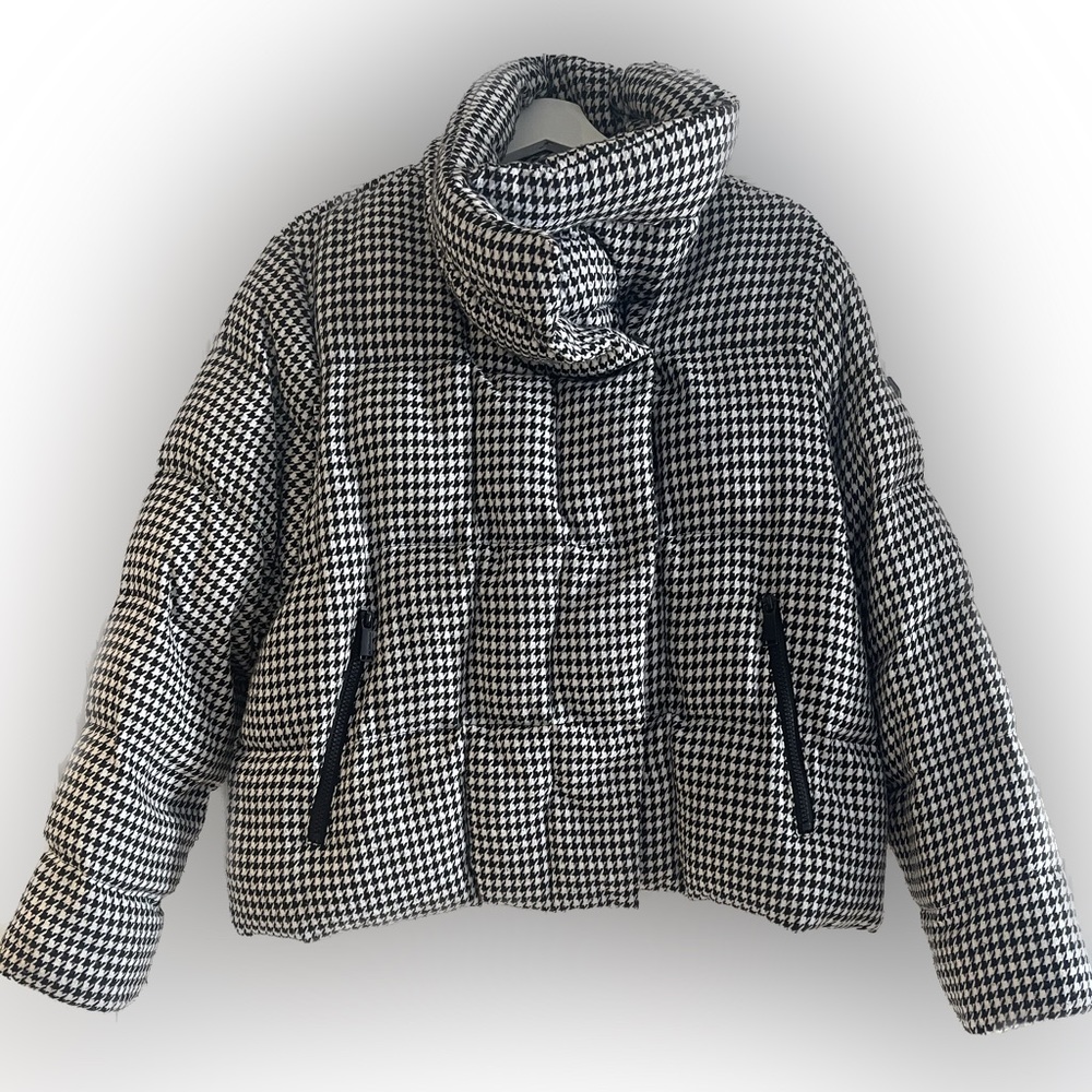 BCBGeneration Houndstooth Black and White Jacket in size XL.